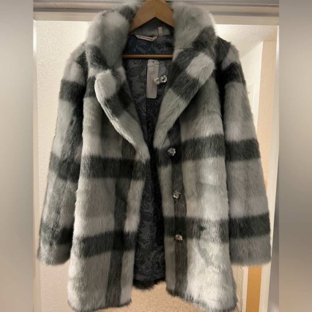 Soft Surroundings Plush Soft Faux Fur Coat Fully Lined Gray Plaid Medium.
